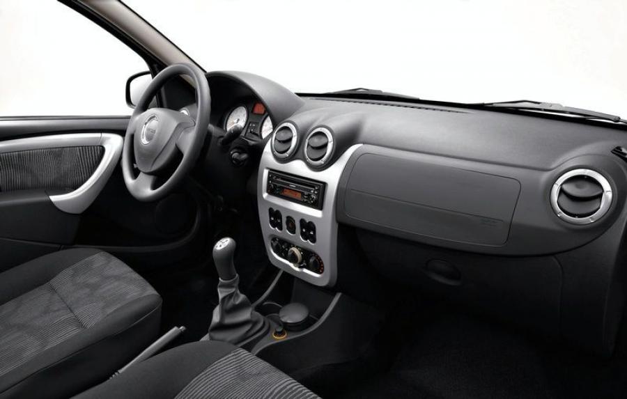  Dacia Sandero 2008 года  (фото 3 из 52)